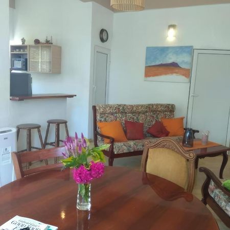 Les Antigones Bed & Breakfast พอร์ตมาตูริน ภายนอก รูปภาพ