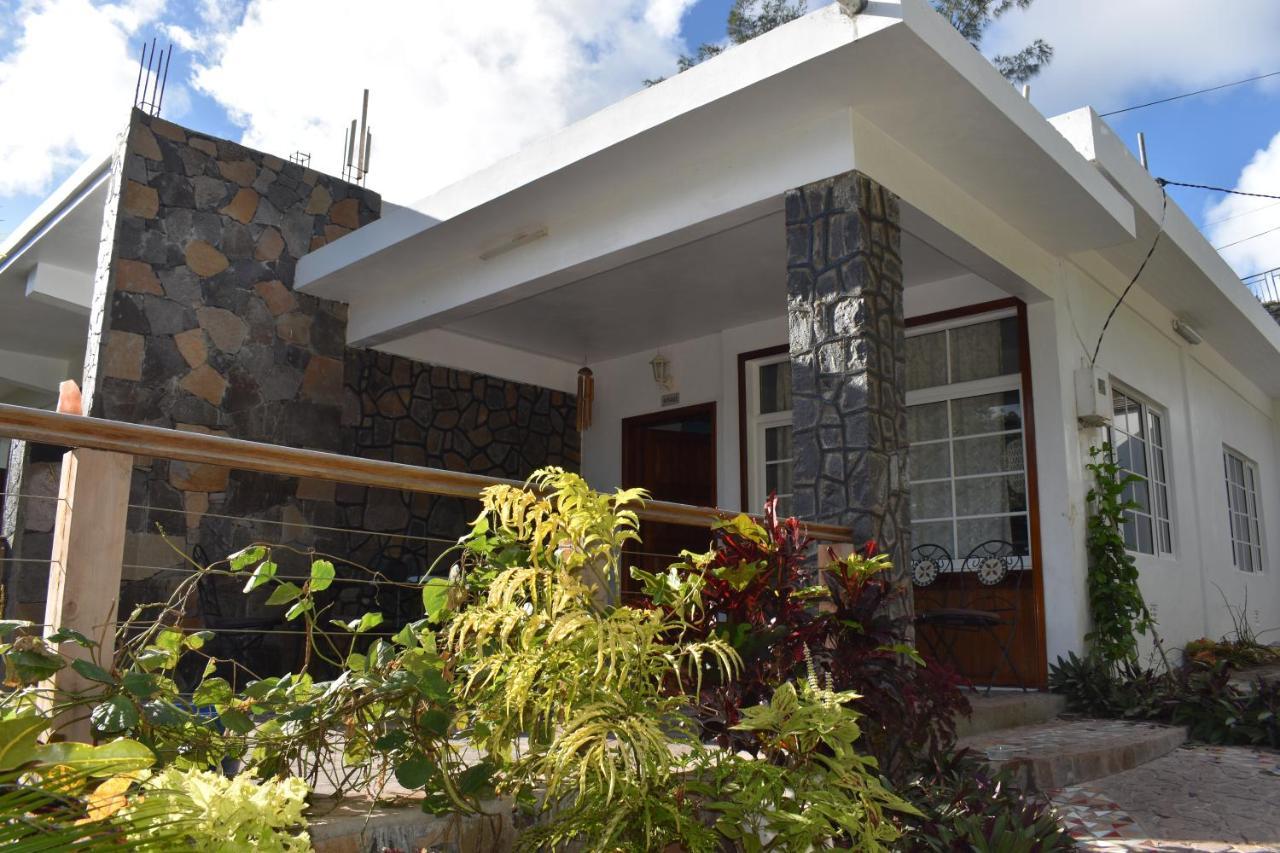 Les Antigones Bed & Breakfast พอร์ตมาตูริน ภายนอก รูปภาพ