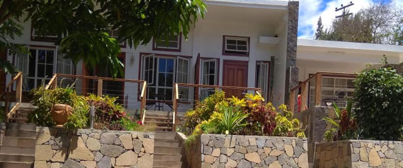 Les Antigones Bed & Breakfast พอร์ตมาตูริน ภายนอก รูปภาพ
